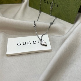 Gucci Interlocking Double G Heart Pendant Necklace