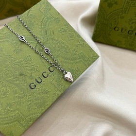 Gucci Interlocking Double G Heart Pendant Necklace