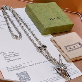 Новые продукты не выходят в продажу, пока не станут популярными. 