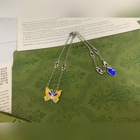 Gucci Новое ожерелье с бабочкой из эмали