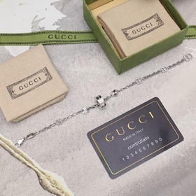 [Модель знаменитостей] GUCCI Icon серия 18-каратный белый золотой