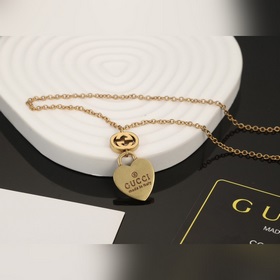 Gucci Сердце-персик, новая модель ожерелья. Ожерелье изготовлено 