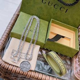 Подарок на День влюбленных на TikTok  Ожерелье Gucci 2023, нове