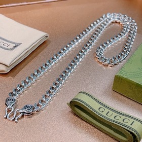 Не взрывается, не ломается. Новая коллекция Gucci на официальном 