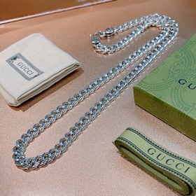 Не взрывается, не ломается. Новая коллекция Gucci на официальном 