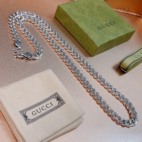 Не взрывается, не ломается. Новая коллекция Gucci на официальном 