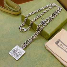 Не взрывается, не ломается. Новая коллекция Gucci на официальном