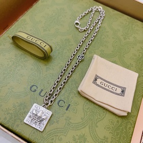 Не взрывается, не ломается. Новая коллекция Gucci на официальном 