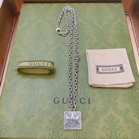 Не взрывается, не ломается. Новая коллекция Gucci на официальном 
