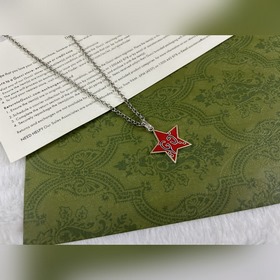 Gucci Красный пятиконечный кулон Длина： 50+5 см