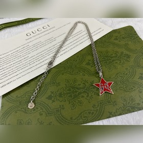 Gucci Красный пятиконечный кулон Длина： 50+5 см