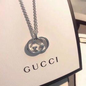 Новый Gucci с двойным G виде объемного кулона, Gucci с переплетен