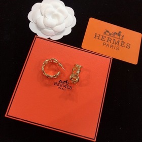 Hermès, новые серьги-гвоздики, модель «Богиня», элегантные и крас