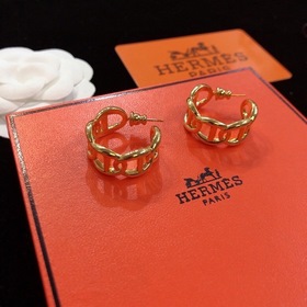 Hermès, новые серьги-гвоздики, модель «Богиня», элегантные и крас