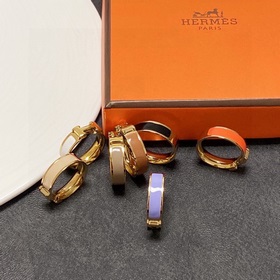 Кольцо Hermes с наилучшим соотношением цены и качества. Оно сразу
