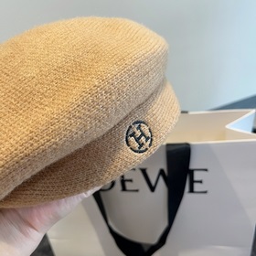 HERMES Hermes новая шерстяная беретка, нестандартный дизайн, очен