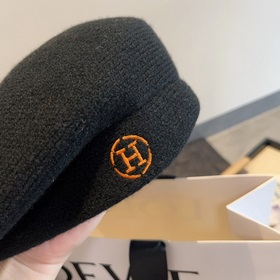 HERMES Hermes новая шерстяная беретка, нестандартный дизайн, очен
