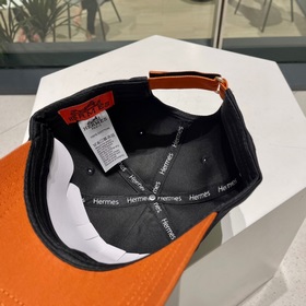 Новая модель бэйсболки с вышиванкой от Hermès, популярная модель,