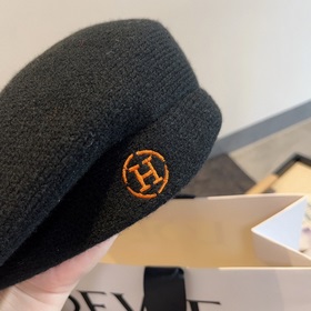 HERMES Hermes новая шерстяная беретка, нестандартный дизайн, очен