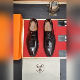 【HERMES】 (овечья кожа внутри) Итальянский роскошный бренд. Он не