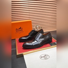 【HERMES】 (овечья кожа внутри) Итальянский роскошный бренд. Он не