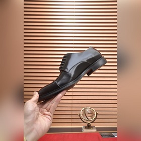 【HERMES】 (овечья кожа внутри) Итальянский роскошный бренд. Он не 
