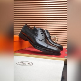 【HERMES】 (овечья кожа внутри) Итальянский роскошный бренд. Он не