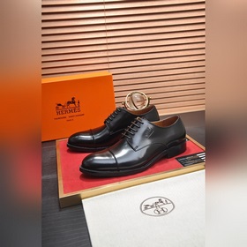 【HERMES】 (овечья кожа внутри) Итальянский роскошный бренд. Он не