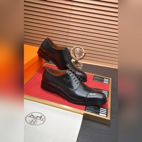 【HERMES】 (овечья кожа внутри) Итальянский роскошный бренд. Он не 