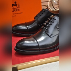 【HERMES】 (овечья кожа внутри) Итальянский роскошный бренд. Он не 