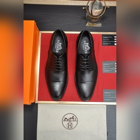 【HERMES】 (овечья кожа внутри) Итальянский роскошный бренд. Он не