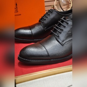 【HERMES】 (овечья кожа внутри) Итальянский роскошный бренд. Он не 