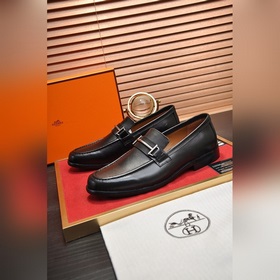 【HERMES】 (овечья кожа внутри) Итальянский роскошный бренд. Он не