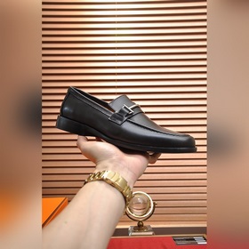 【HERMES】 (овечья кожа внутри) Итальянский роскошный бренд. Он не