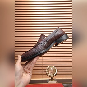 【HERMES】 (овечья кожа внутри) Итальянский роскошный бренд. Он не 