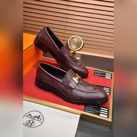 【HERMES】 (овечья кожа внутри) Итальянский роскошный бренд. Он не 