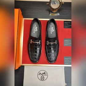 【HERMES】 (овечья кожа внутри) Итальянский роскошный бренд. Он не