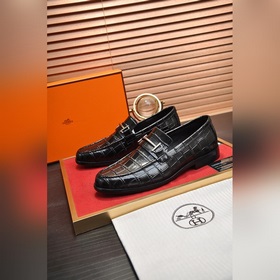 【HERMES】 (овечья кожа внутри) Итальянский роскошный бренд. Он не