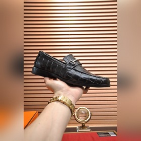 【HERMES】 (овечья кожа внутри) Итальянский роскошный бренд. Он не