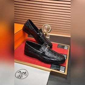 【HERMES】 (овечья кожа внутри) Итальянский роскошный бренд. Он не 