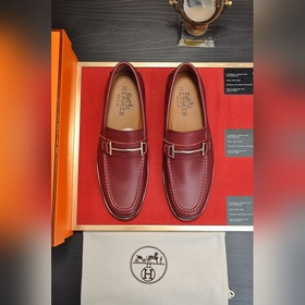 【HERMES】 (овечья кожа внутри) Итальянский роскошный бренд. Он не