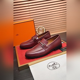 【HERMES】 (овечья кожа внутри) Итальянский роскошный бренд. Он не