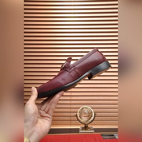 【HERMES】 (овечья кожа внутри) Итальянский роскошный бренд. Он не 