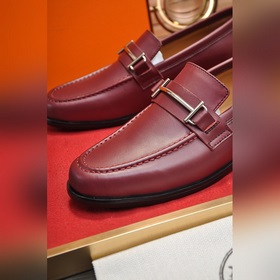【HERMES】 (овечья кожа внутри) Итальянский роскошный бренд. Он не 