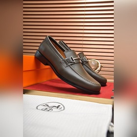 【HERMES】 (овечья кожа внутри) Итальянский роскошный бренд. Он не