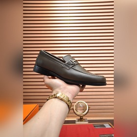 【HERMES】 (овечья кожа внутри) Итальянский роскошный бренд. Он не