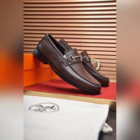 【HERMES】 (овечья кожа внутри) Итальянский роскошный бренд. Он не
