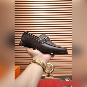 【HERMES】 (овечья кожа внутри) Итальянский роскошный бренд. Он не