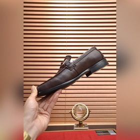 【HERMES】 (овечья кожа внутри) Итальянский роскошный бренд. Он не 