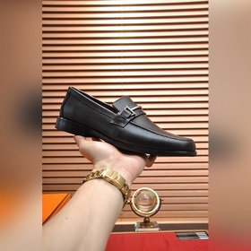 【HERMES】 (овечья кожа внутри) Итальянский роскошный бренд. Он не
